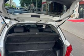 Toyota, Yaris, 2013, Benzine + Gas Toyota, Yaris, 2013, Benzine + Gas
