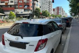 Toyota, Yaris, 2013, Benzine + Gas