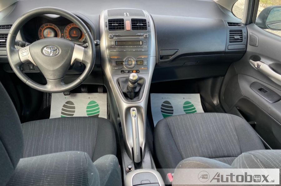 Toyota Auris Year 08 Petrol Autobox Al